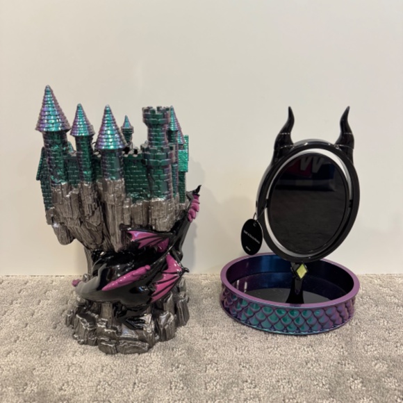 Bath & Body Works Maleficent Dragon Castle Pedestal + Body Care Tray Bundle NWT - Picture 2 of 9